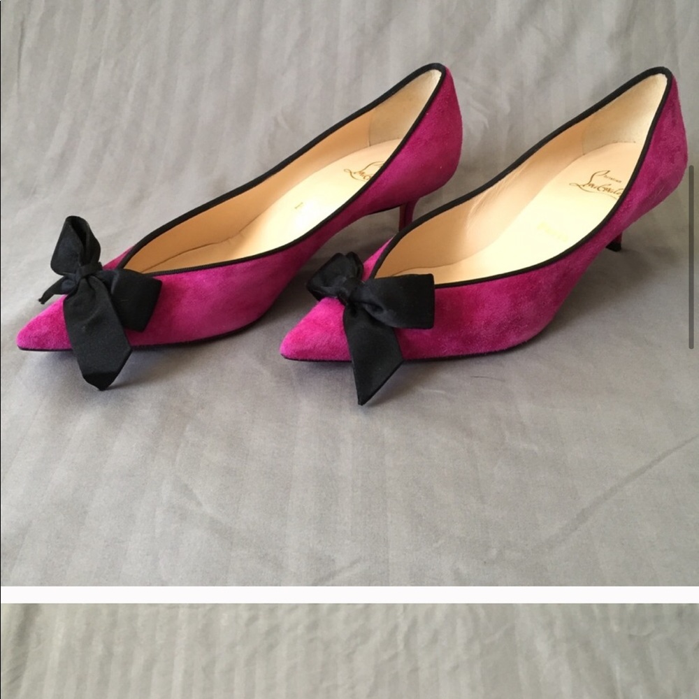 Cute and classy! Authentic! Gently worn!